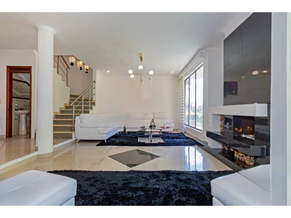 Venta casa con terraza y jacuzzi. El Poblado, Cola del Zorro. Unidad. — foto 6