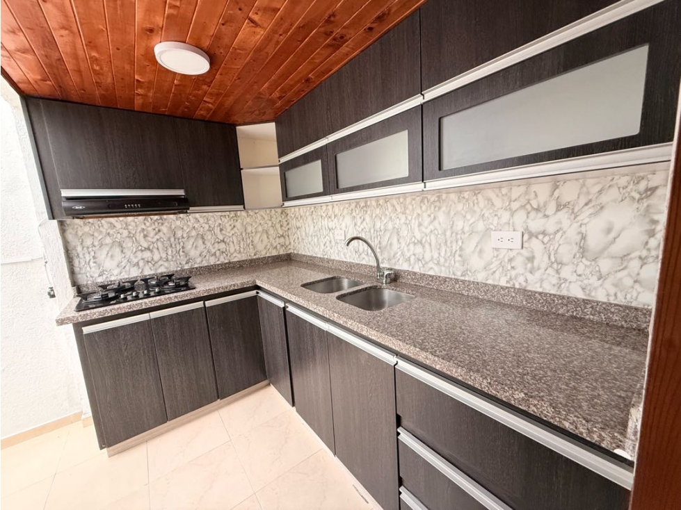 SE VENDE CASA EN LA AVENIDA 19