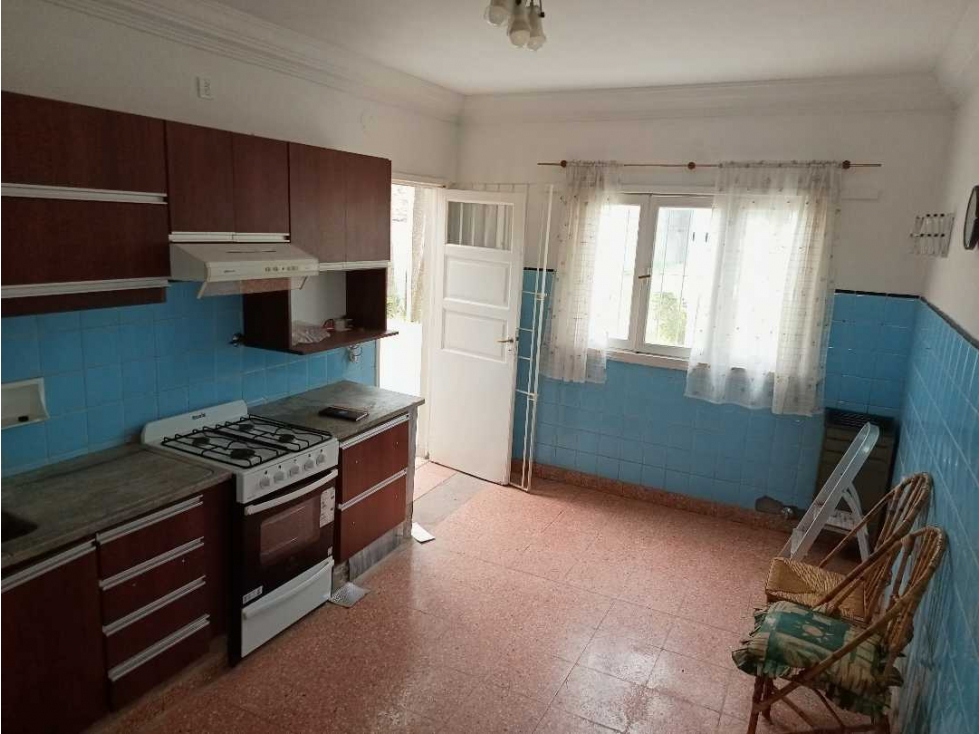 VENTA CASA TRES AMBIENTES CON GRAN PARQUE - 5