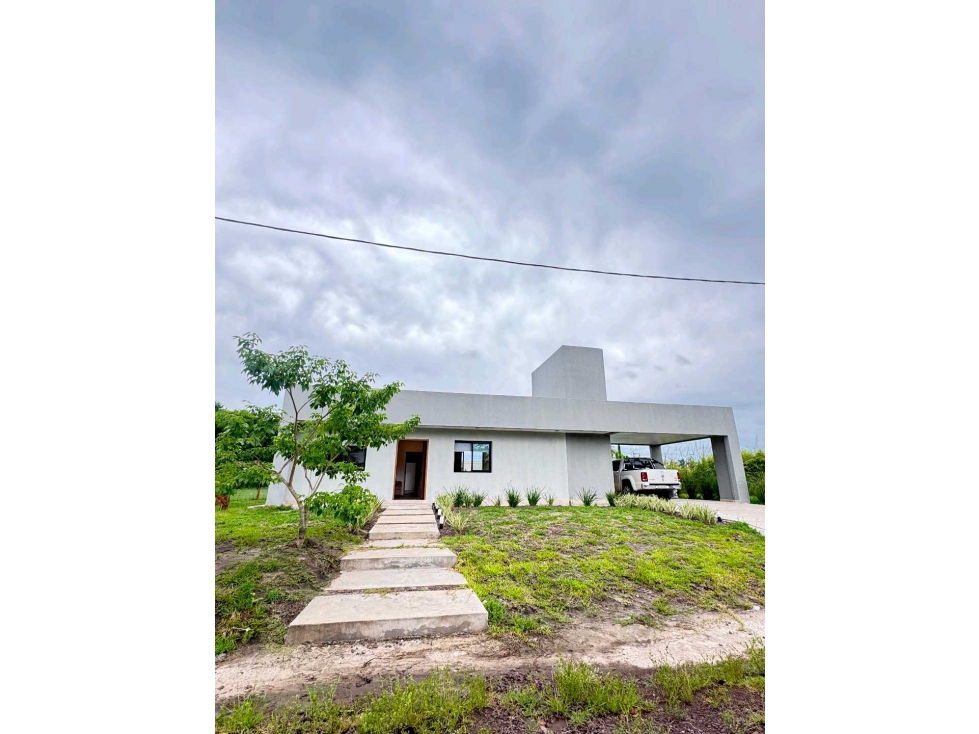 Casa 3 Dormitorios, Barrio privado Catalinas Country
