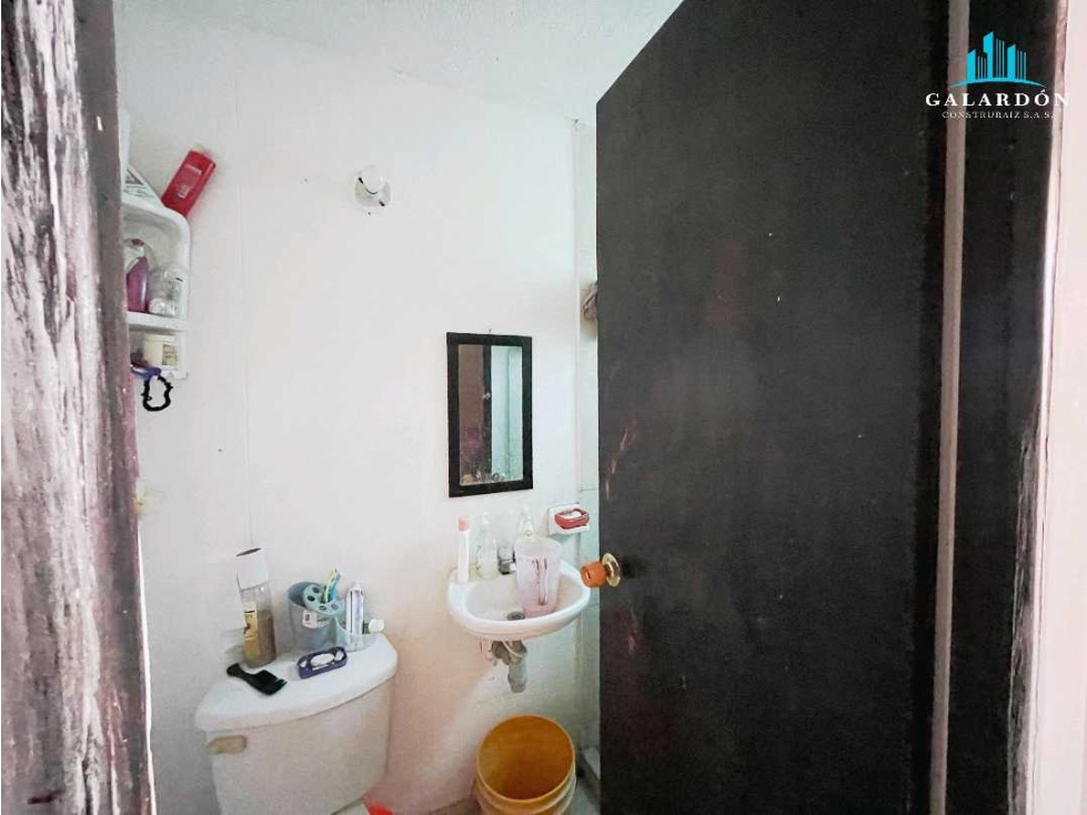 Vendo casa en Santa Marta de tres plantas para remodelar — foto 5