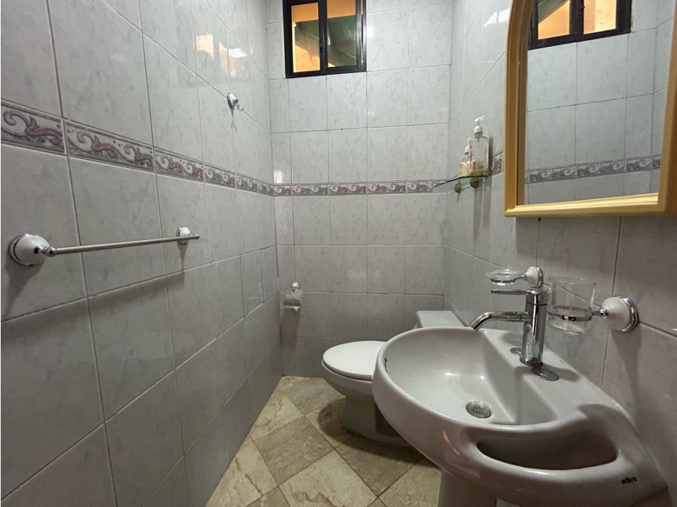 Casa 3 plantas en venta - Colinas de los Ceibos - 2