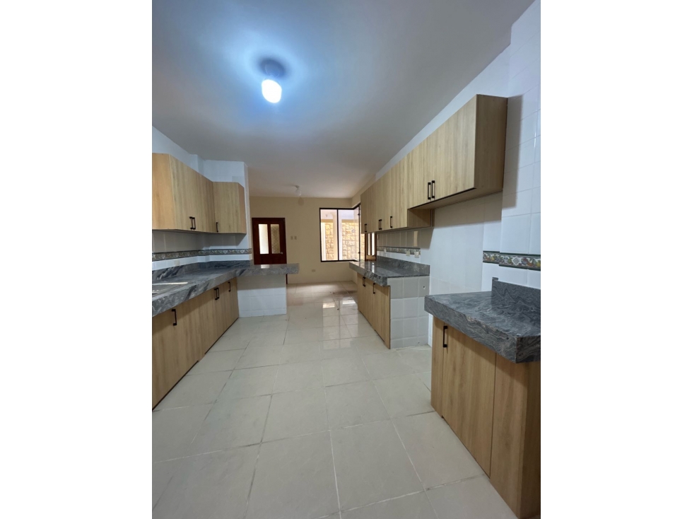 Casa 3 plantas en venta - Colinas de los Ceibos - 6