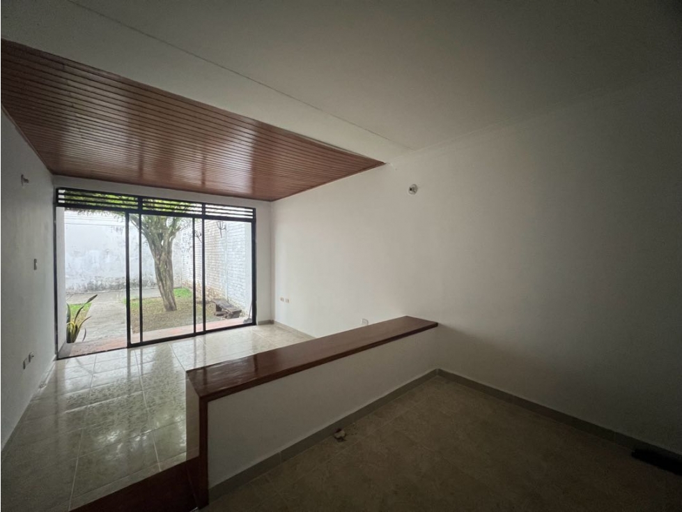 Casa 4 alcobas Avenida del Río Cartago - 1