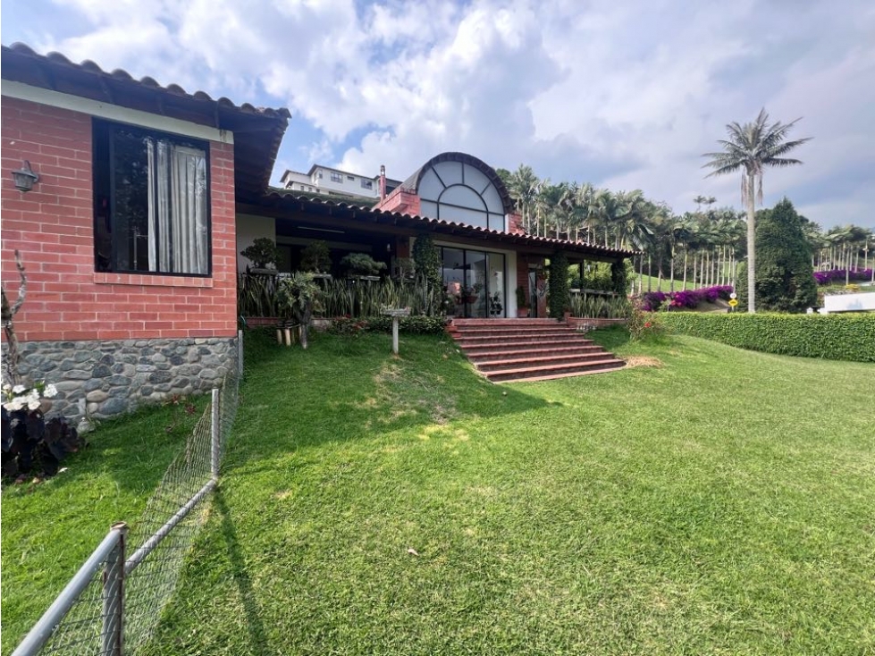 Casa 4 alcobas Conjunro Cerrado La Alhambra Manizales — foto 4