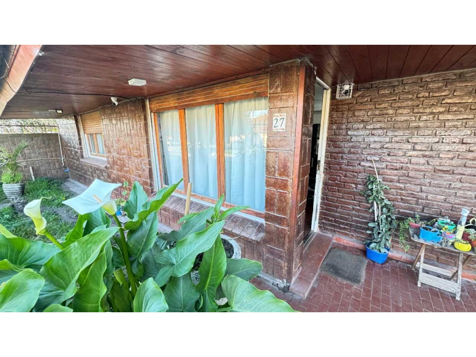 Venta Chalet 4 Ambientes con patio, Quincho, Garage! APTO CRÉDITO. — foto 2