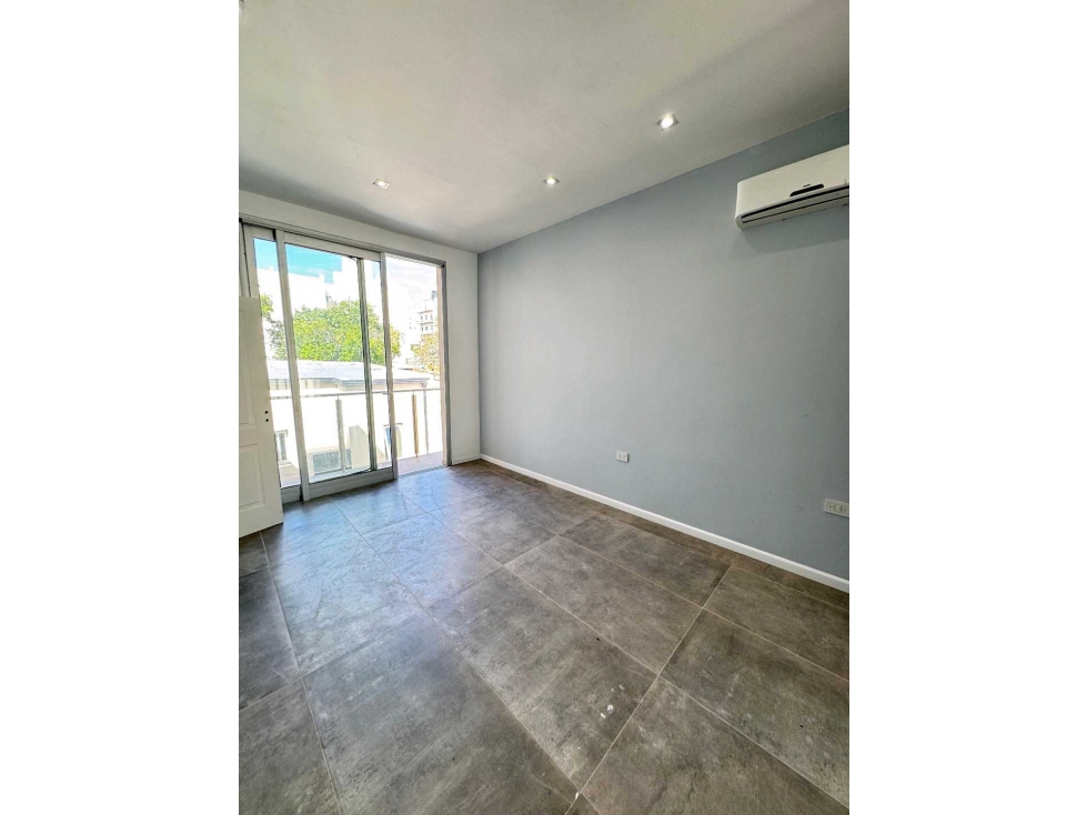 Casa 4 Dormitorios a metros del Parque Mitre - 3