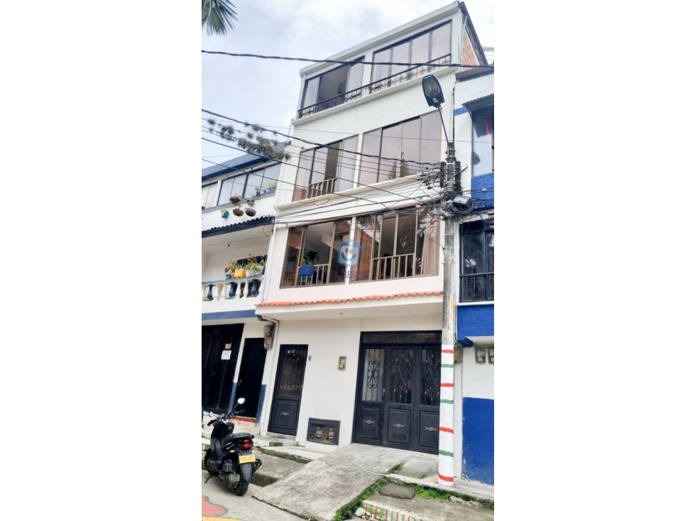 Casa 4 pisos independientes en venta en Samaria