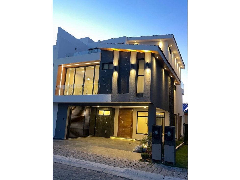 Casa 4 Recámaras en Venta NUEVA, Morillotla, con Jardín y Roof Garden