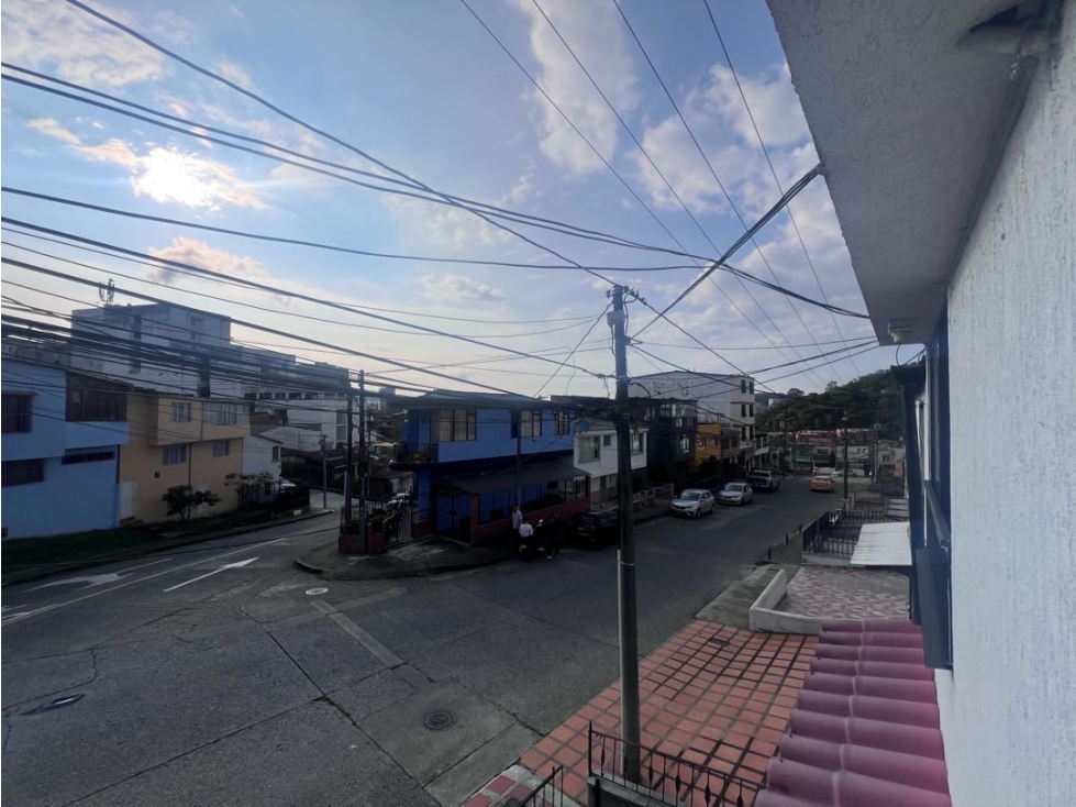 Casa 5 alcobas La Primavera Manizales — foto 2