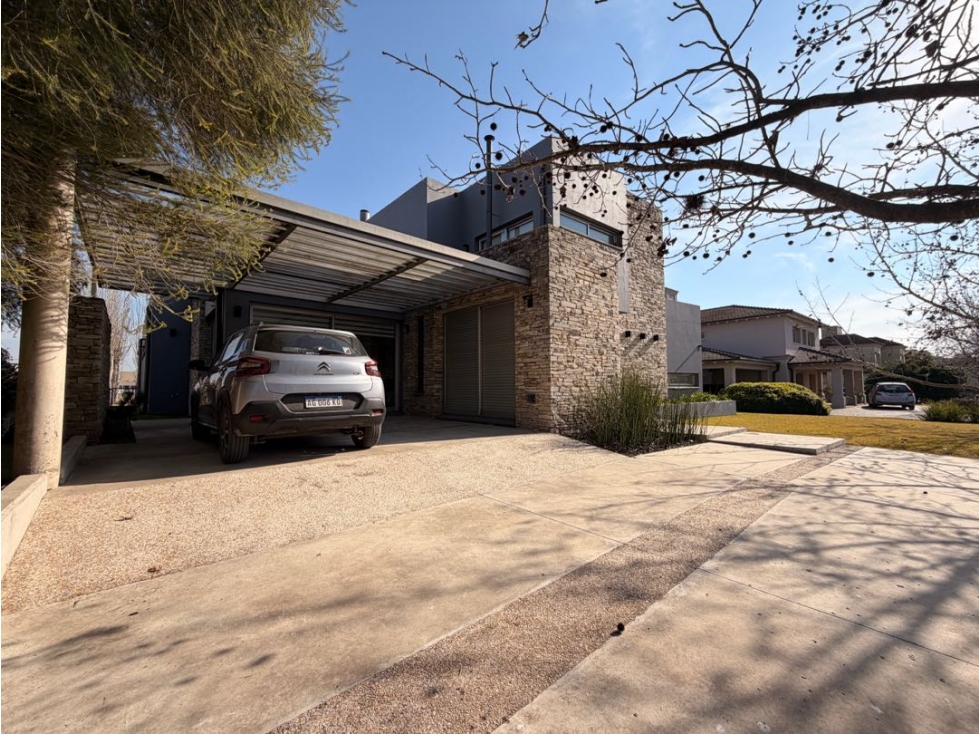 Moderna y funcional casa en La Concepción: Apto Crédito - 3