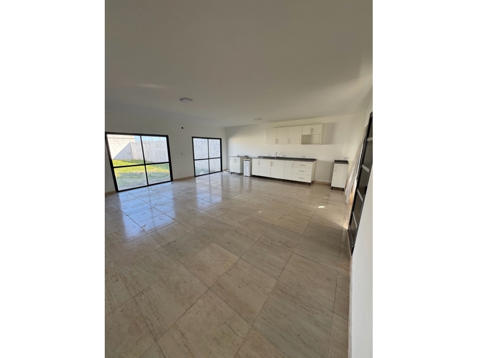 CASA A ESTRENAR EN B° CATALINAS FRENTE A LA PLAZA - 2