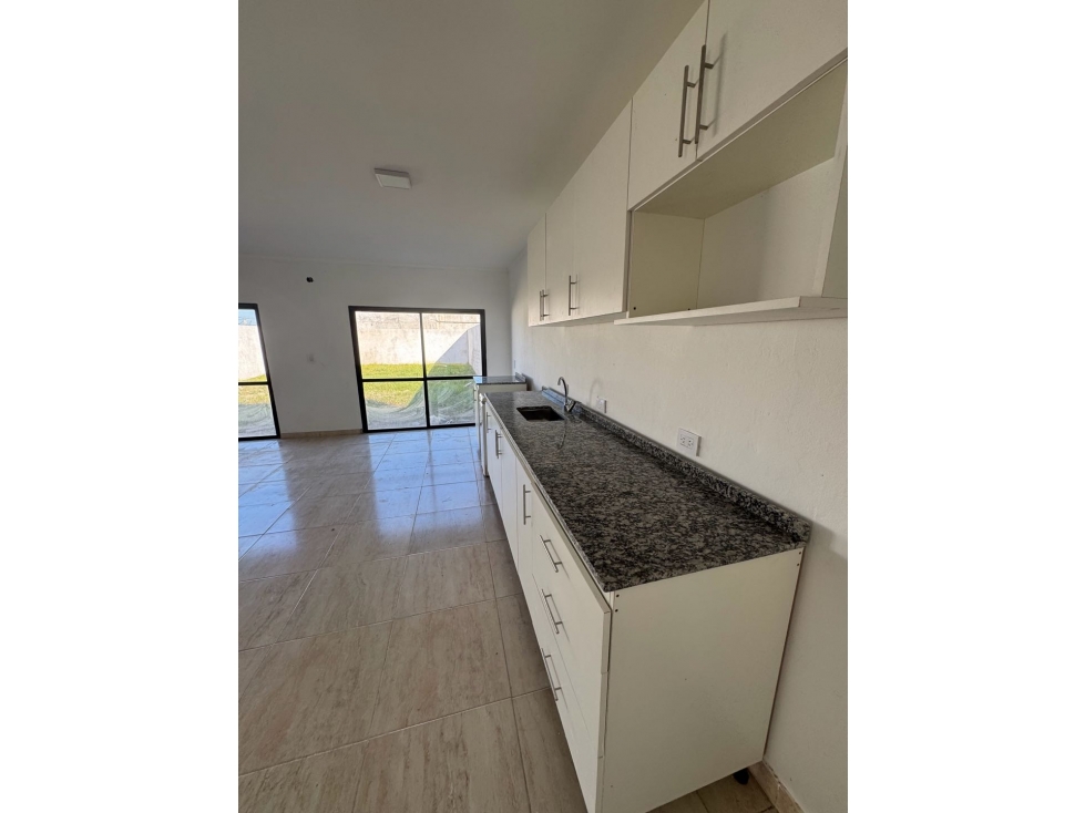 CASA A ESTRENAR EN B° CATALINAS FRENTE A LA PLAZA - 3
