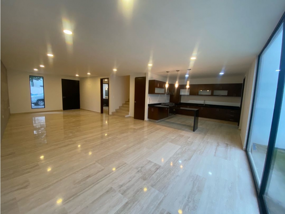 Casa en venta con recamara en planta baja en Lomas de Angelopolis — foto 2