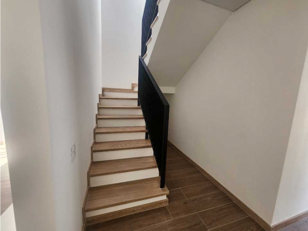 Casa a la venta con cesión de derechos Urb cerrada jardín interior - 5