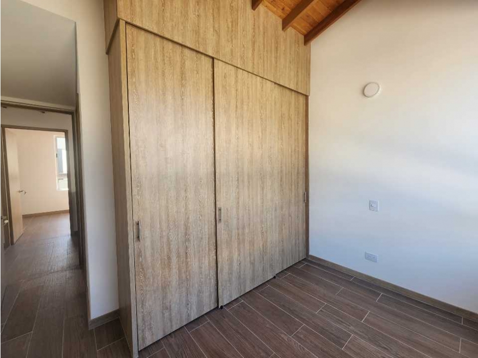 Casa a la venta con cesión de derechos Urb cerrada jardín interior - 6