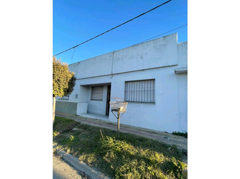 CASA A RECICLAR EN VENTA EN TANDIL - 2