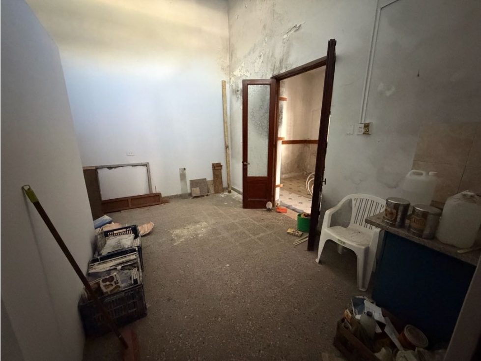 Casa a reciclar en zona centrica a la venta — foto 5
