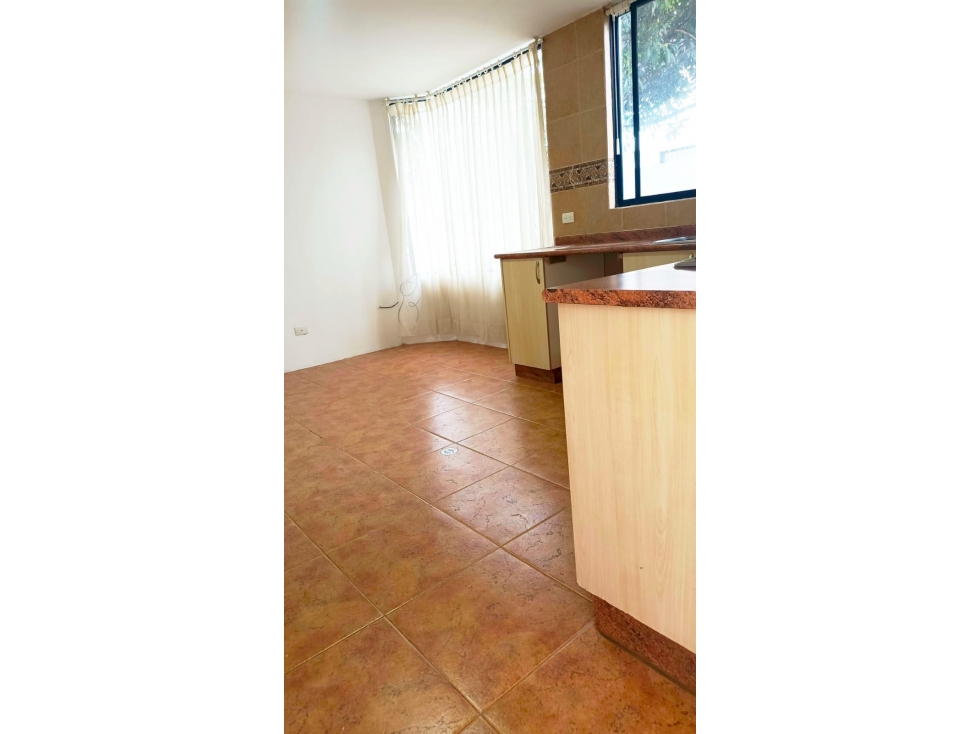 Casa ALQUILER 4 dormitorios CUMBAYÁ x colegio menor — foto 5