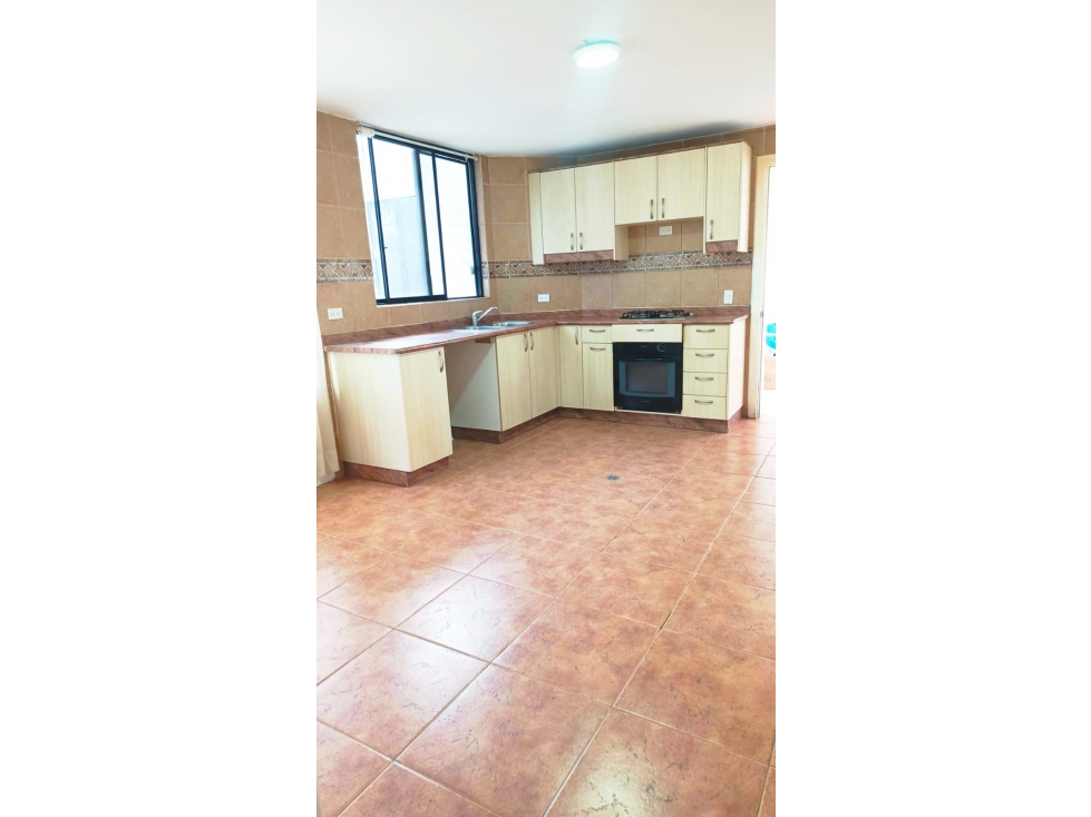 Casa ALQUILER 4 dormitorios CUMBAYÁ x colegio menor — foto 6