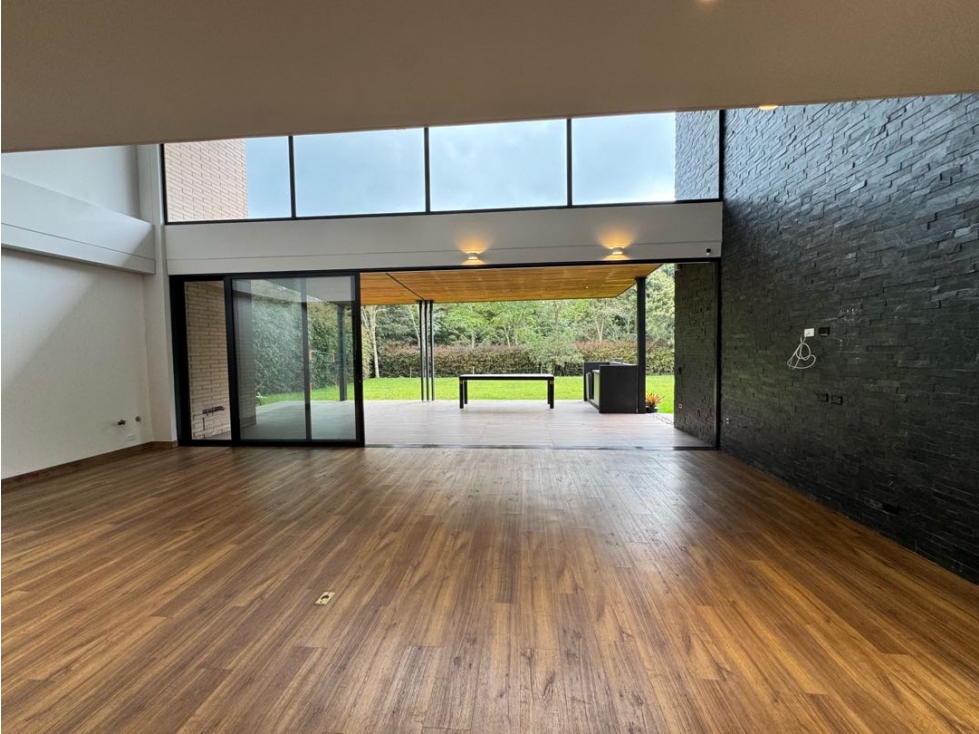 VENDEMOS Casa Alto De Las Palmas Unidad Cerrada Alcoba Abajo — foto 2