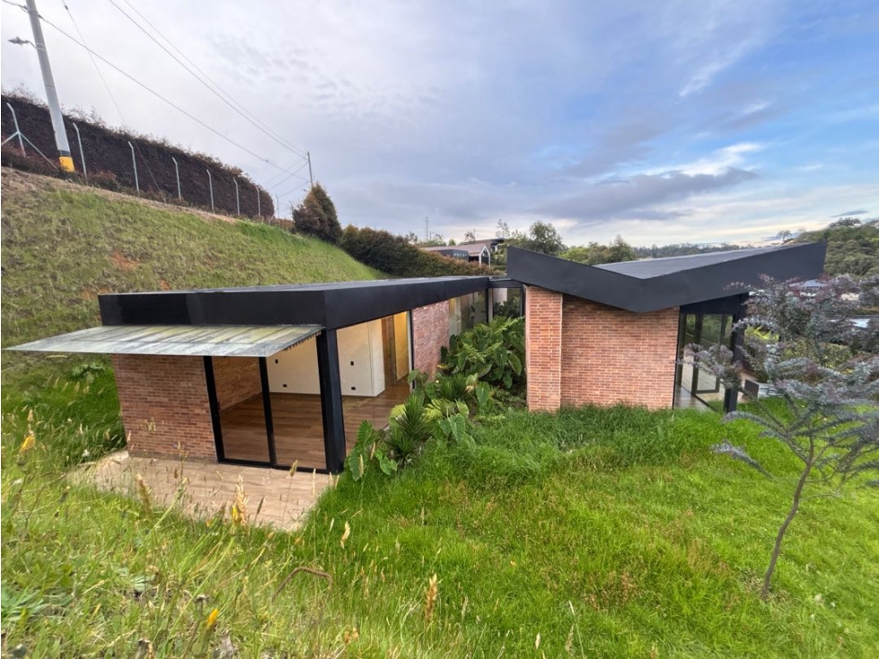 Venta casa campestre moderna en unidad cerrada Alto de Palmas — foto 3