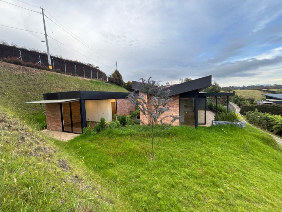 Venta casa campestre moderna en unidad cerrada Alto de Palmas — foto 4