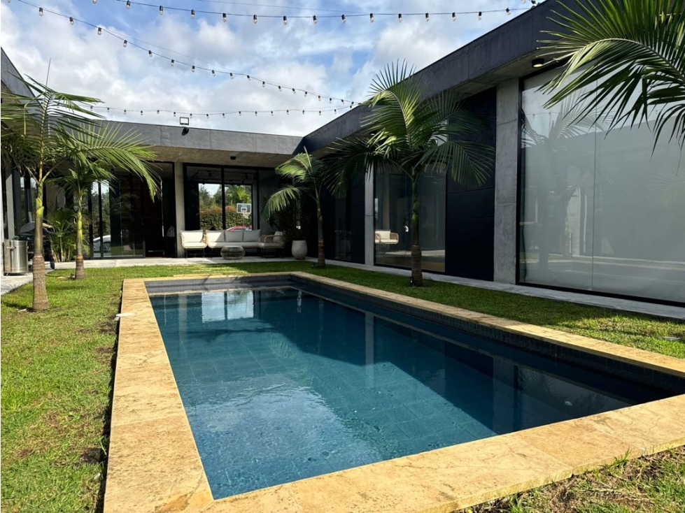 CASA ALTO PALMAS CON PISCINA Y VISTA A BOSQUE NATIVO — foto 2