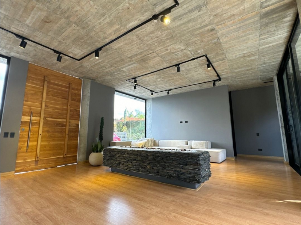 CASA ALTO PALMAS CON PISCINA Y VISTA A BOSQUE NATIVO — foto 4