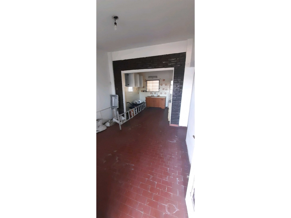 CASA AMERICANA EN PH A FRENTE EN ALQUILER. ITUZAINGO NORTE — foto 4