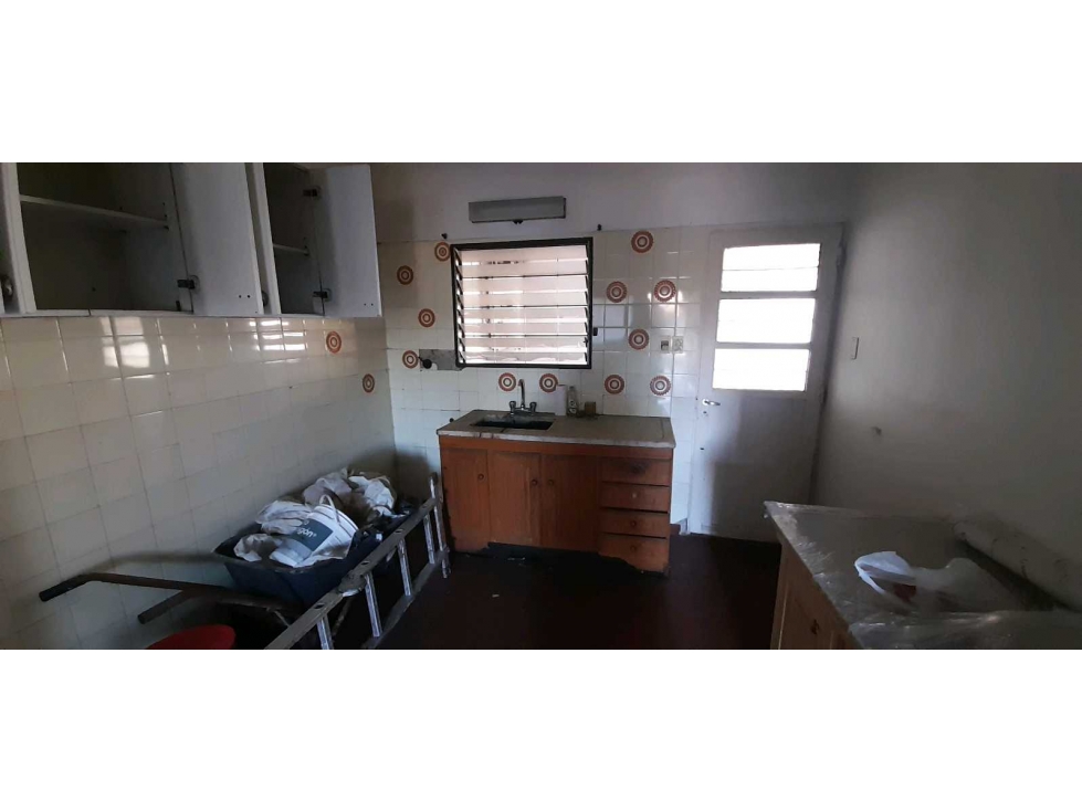 CASA AMERICANA EN PH A FRENTE EN ALQUILER. ITUZAINGO NORTE — foto 5