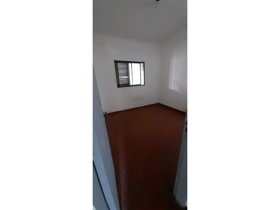 CASA AMERICANA EN PH A FRENTE EN ALQUILER. ITUZAINGO NORTE — foto 6