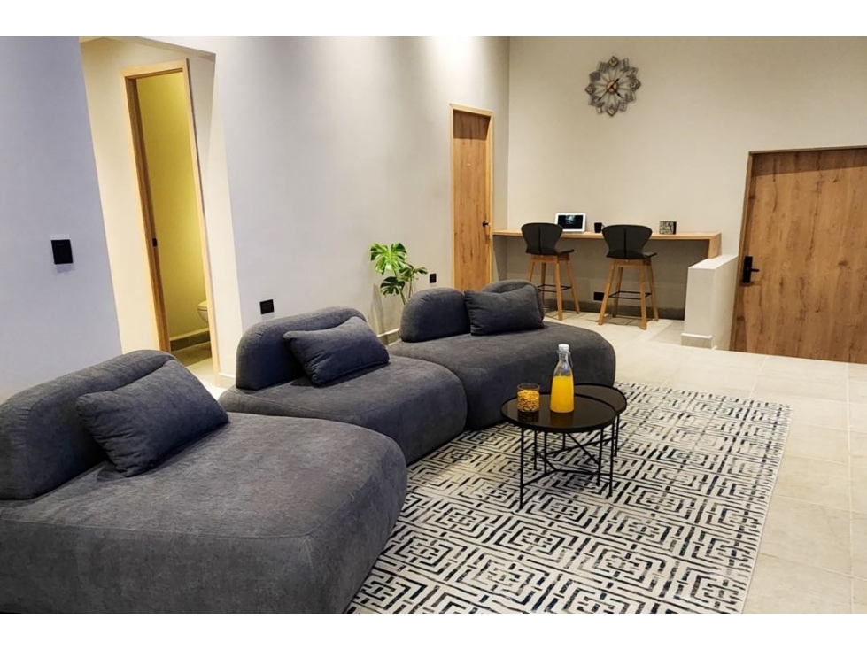Casa Amoblada en Arriendo en El Poblado, Las lomas