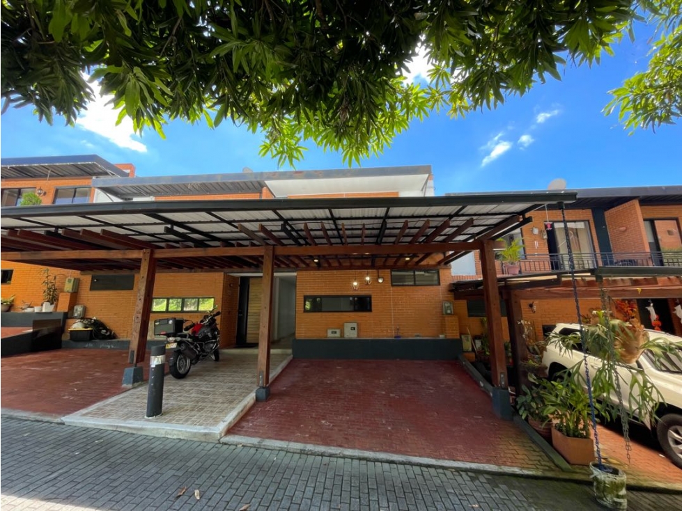 Casa amoblada y equipada 100% en venta Unicentro Pereira