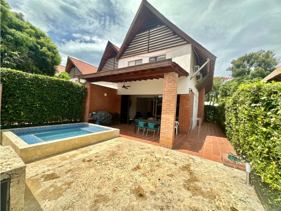 Casa Amplia con jacuzzi en venta Santa Fe de Antioquia