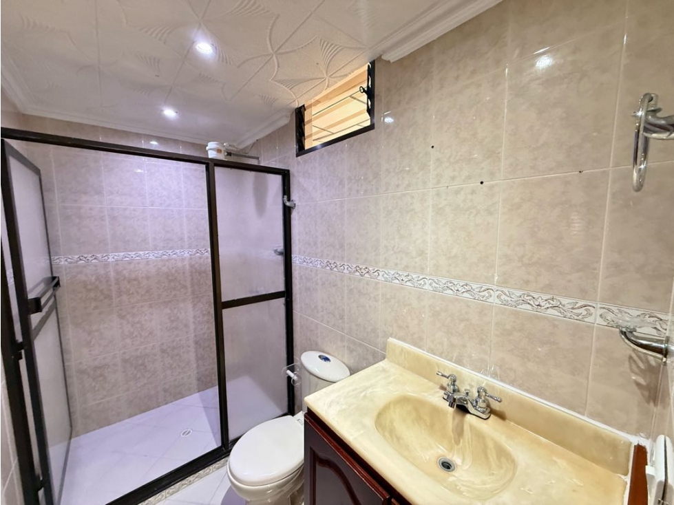 CASA AMPLIA CON LOCAL EN VENTA - COPACABANA CERCA AL PARQUE PRINCIPAL — foto 5