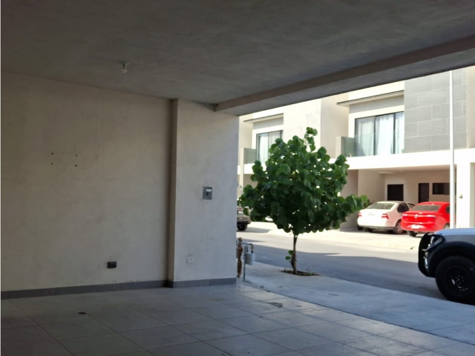 Casa amplia con posesión inmediata en Sámara Residencial, Apodaca - 2
