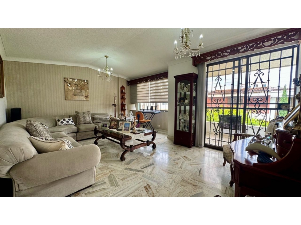 Casa amplia de dos pisos en venta - Barrio Las Mercedes Palmira Valle — foto 2
