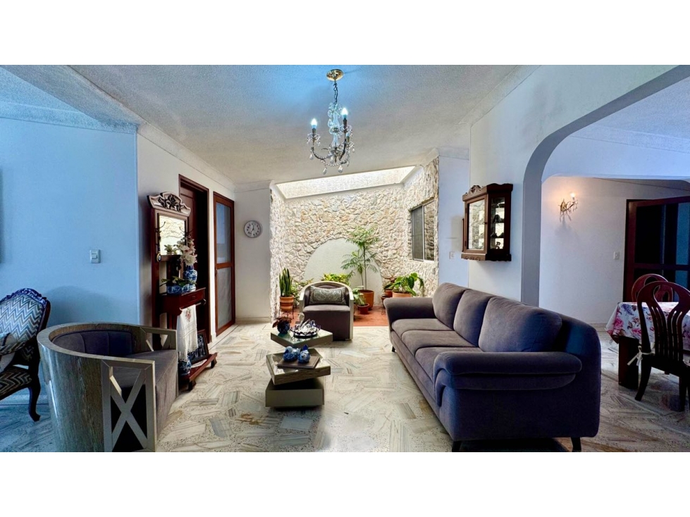 Casa amplia de dos pisos en venta - Barrio Las Mercedes Palmira Valle — foto 3