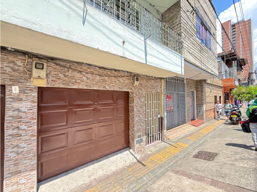CASA AMPLIA EN VENTA EN MANCHESTER - BELLO - CERCA AL PARQUE PRINCIPAL