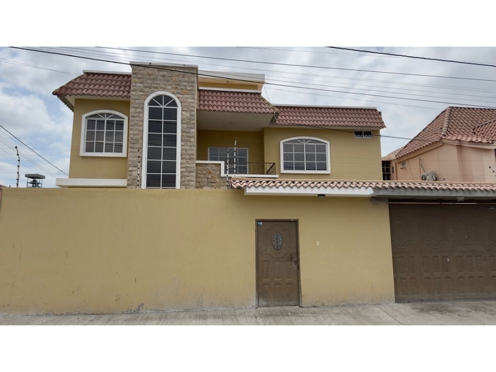 CASA DE 3 PISOS EN VENTA O ALQUILER CERCA AL ESTADIO JOCAY EN MANTA — foto 2