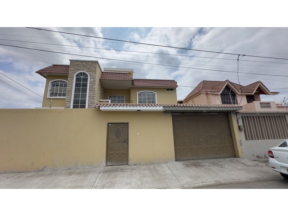 CASA DE 3 PISOS EN VENTA O ALQUILER CERCA AL ESTADIO JOCAY EN MANTA — foto 4