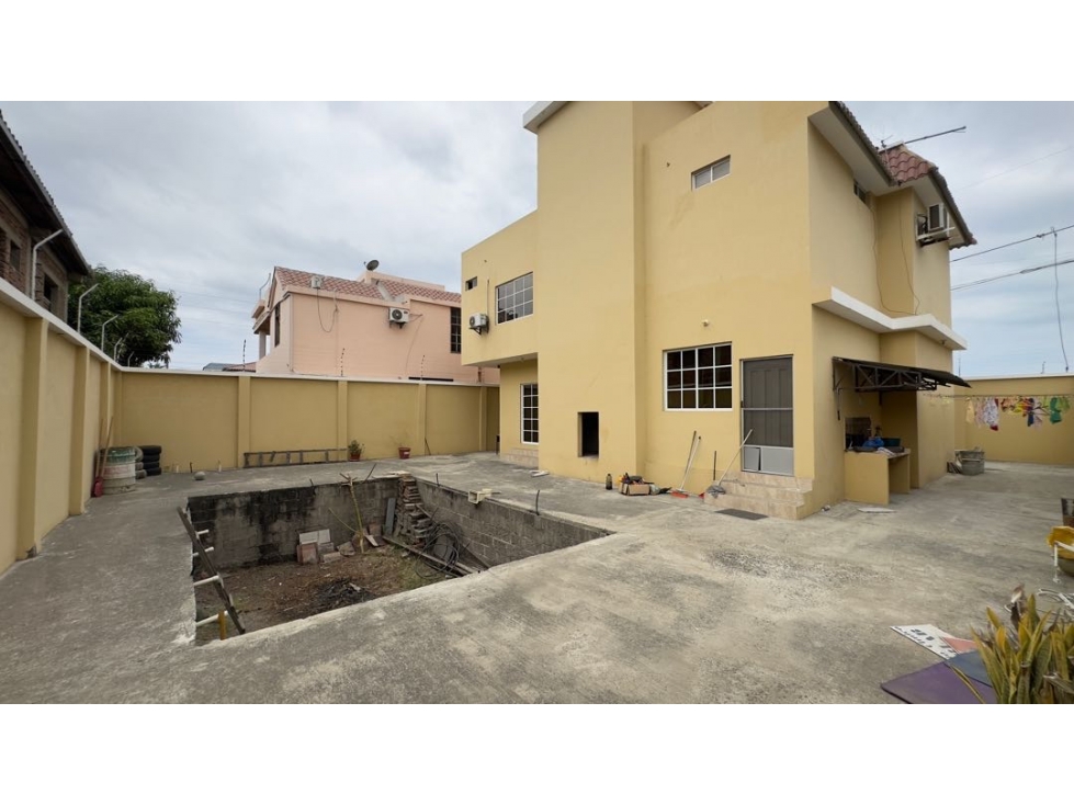 CASA DE 3 PISOS EN VENTA O ALQUILER CERCA AL ESTADIO JOCAY EN MANTA — foto 5
