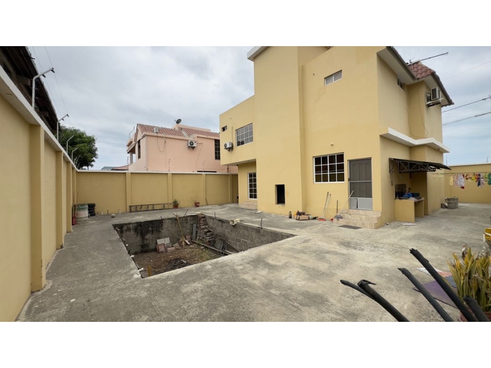CASA DE 3 PISOS EN VENTA O ALQUILER CERCA AL ESTADIO JOCAY EN MANTA — foto 6