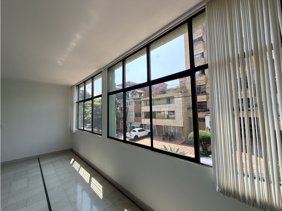 VENDO CASA AMPLIA EN P.H. 2° Y 3° PISO, LOCAL O GARAJE EN 1°/ ESTADIO — foto 3