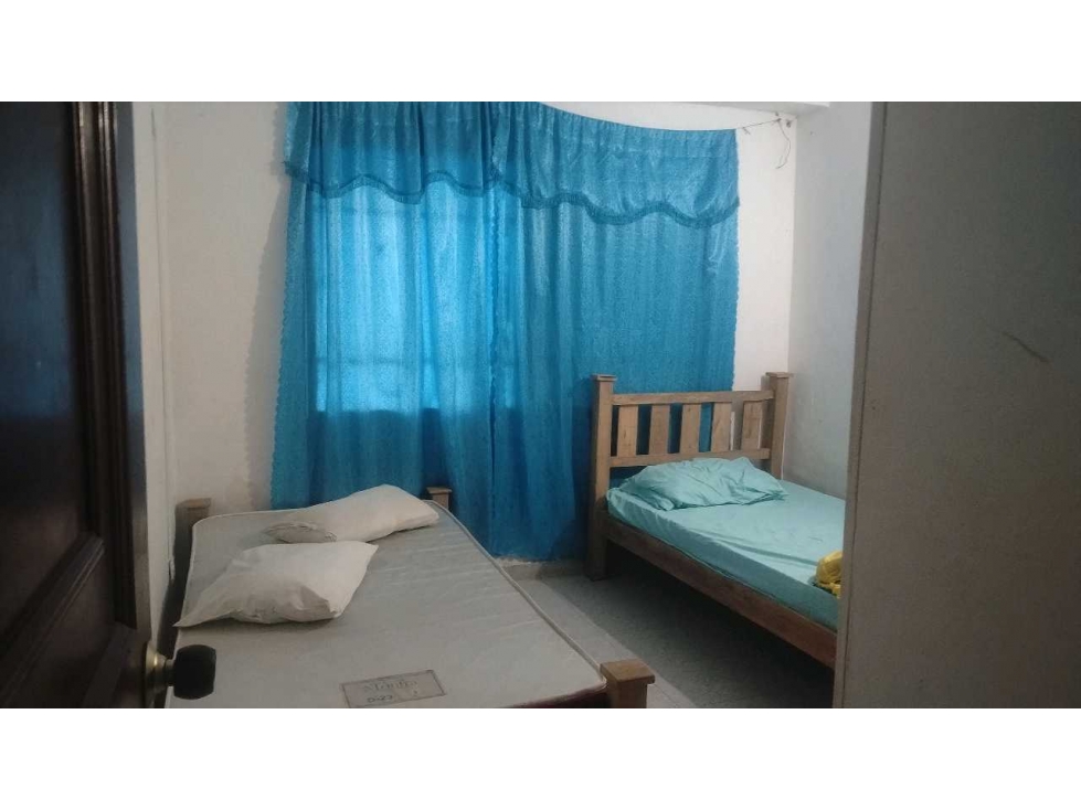 Casa amplia uso comercial uso familiar sector Alcazares- 005K — foto 4