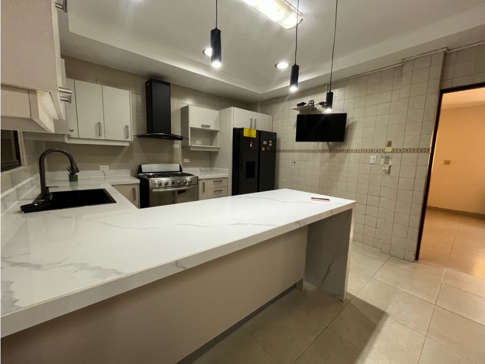 RESIDENCIA EXCLUSIVA EN ANCÓN CERCA DE ALBROOK RODEADA DE NATURALEZA — foto 4