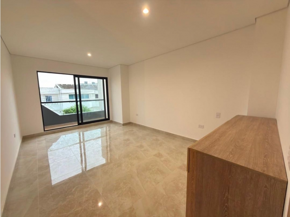 Casa amplia y remodelada en Alameda