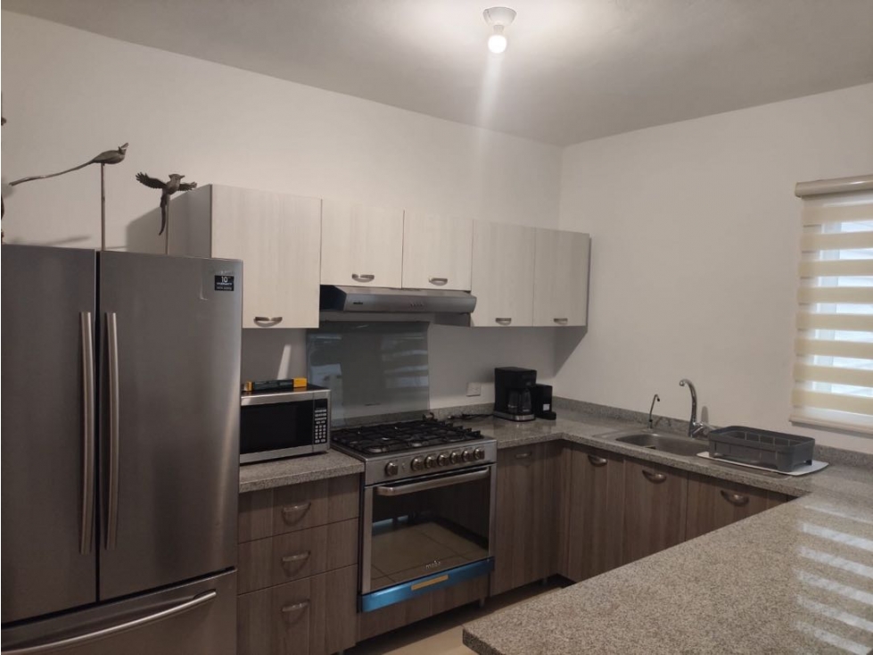 CASA AMUEBLADA EN RENTA CON ALBERCA PRIVADA | JARDINES DEL SUR 4 — foto 4