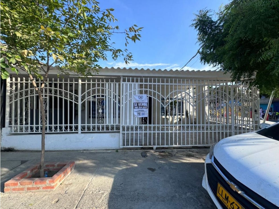 Casa + apartamento en venta Esquinero sobre Av. del rio